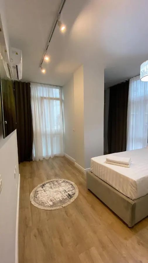 Appartamento Centrally Located Glamorous Bright Apt Near Bazaar Tirana Albania